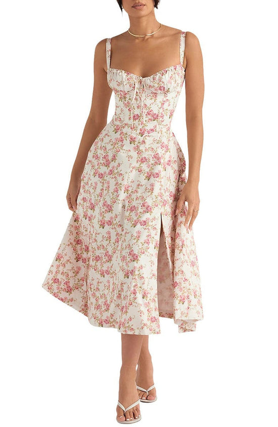 Vestido floral que marca la cintura