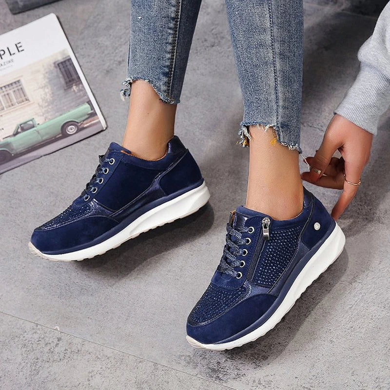Zapatillas deportivas de mujer con detalles de cristal y suela de plataforma