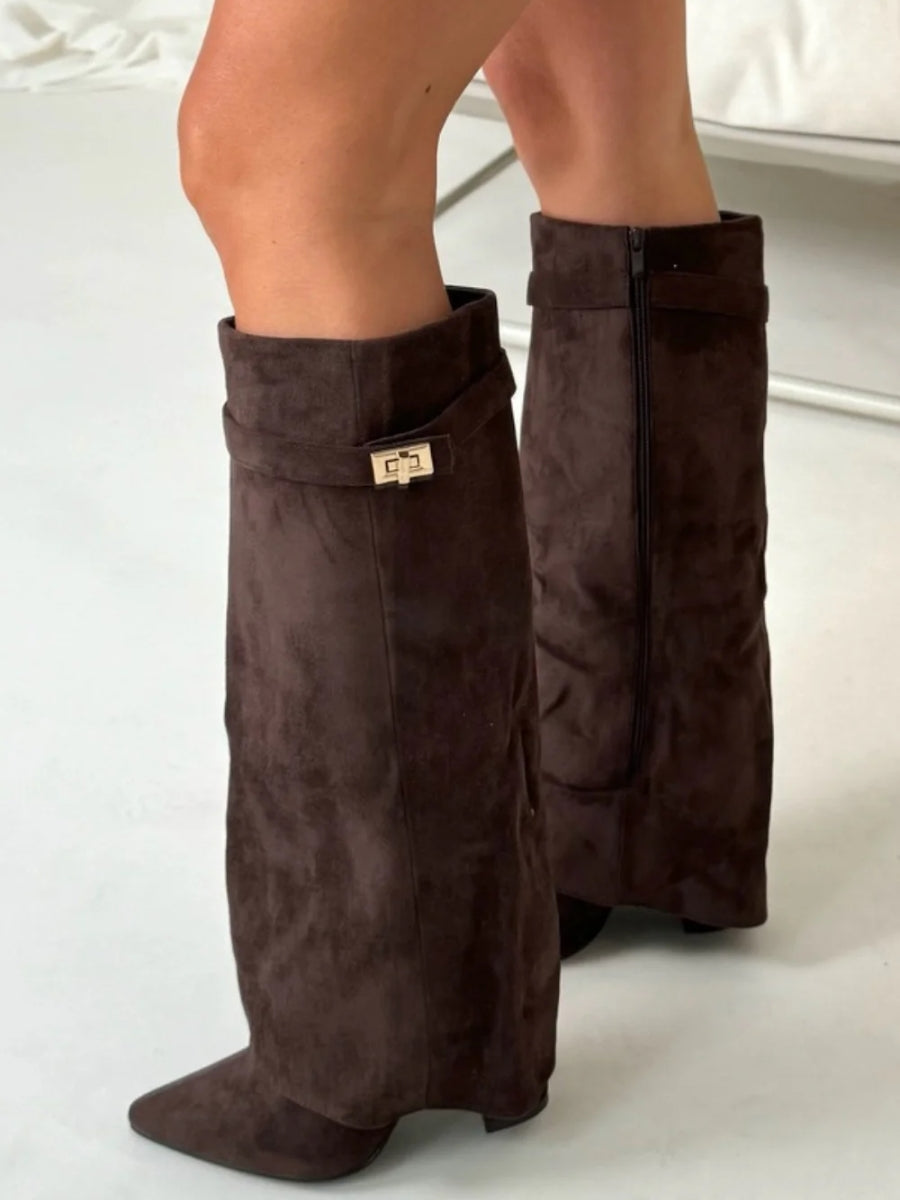 Botas de ante hasta la rodilla con tacón