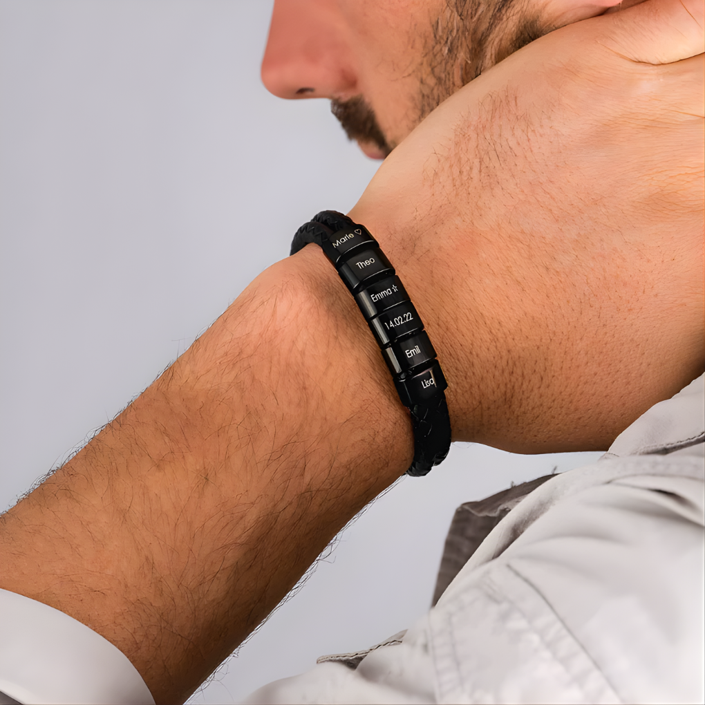 Pulsera Negra para Hombre con Bolas Grabadas