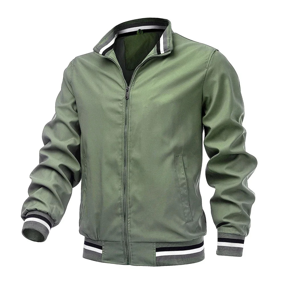 Chaqueta cortavientos ligera con cuello alto para hombre, vista lateral