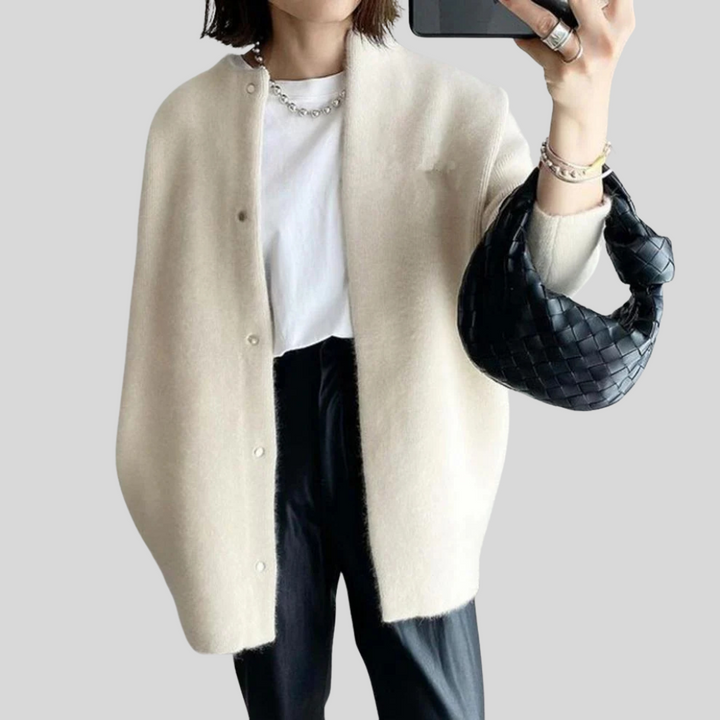 Cardigan Elegante – Capa de Punto Refinada