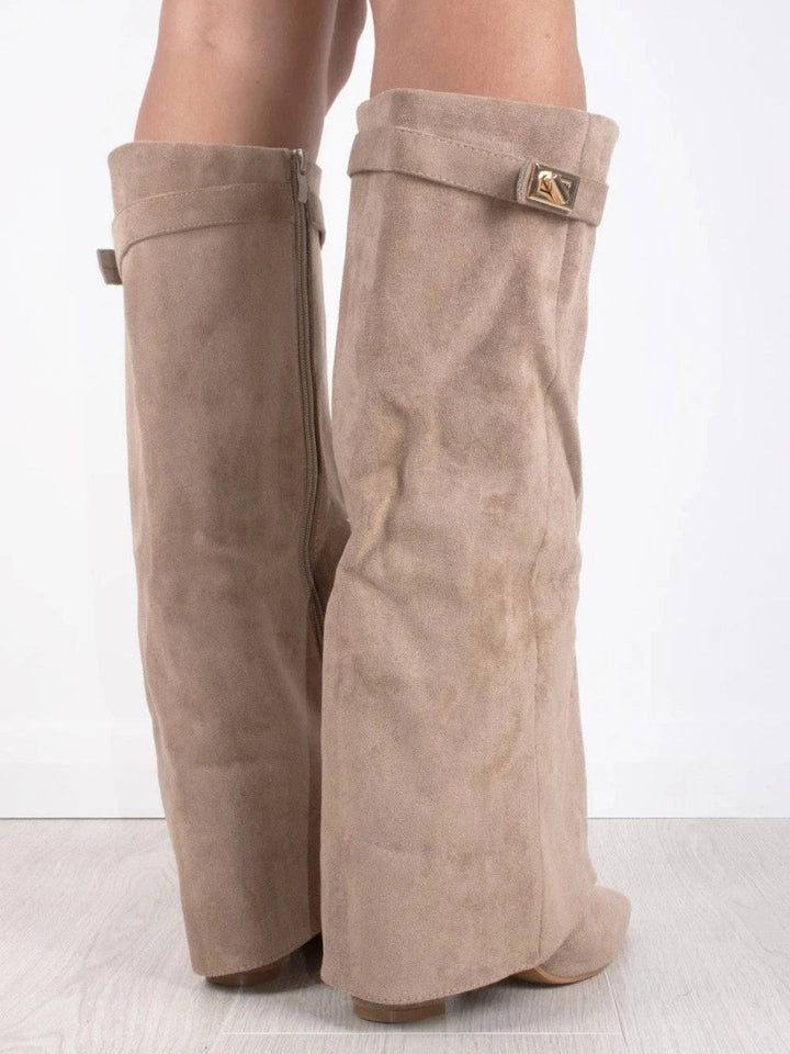 Botas de ante hasta la rodilla con tacón