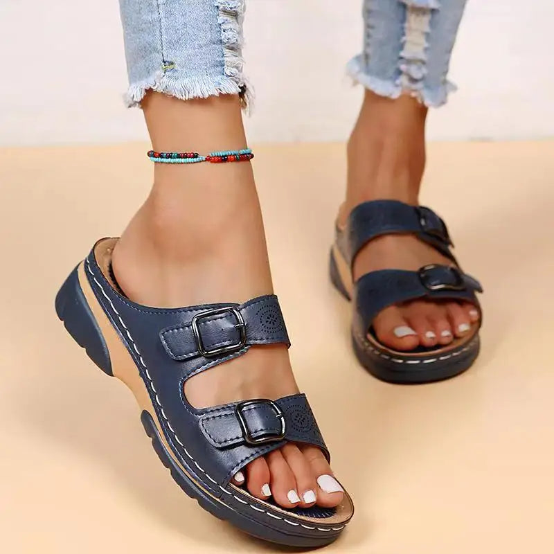 Cómodas sandalias de cuña con doble hebilla