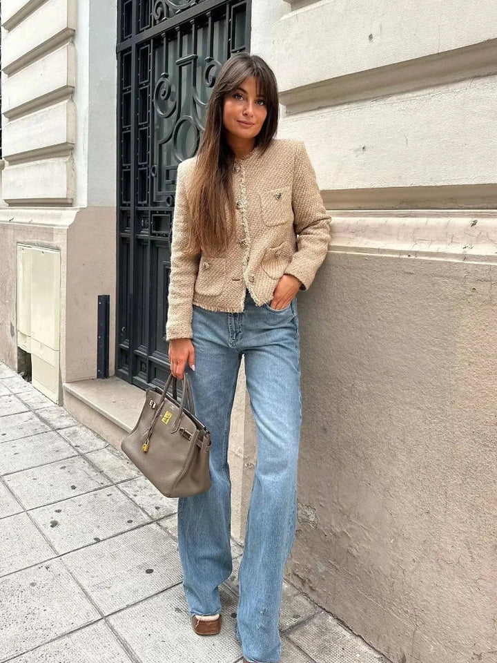 Elegante chaqueta corta de tweed para mujer: sofisticación atemporal con un toque moderno