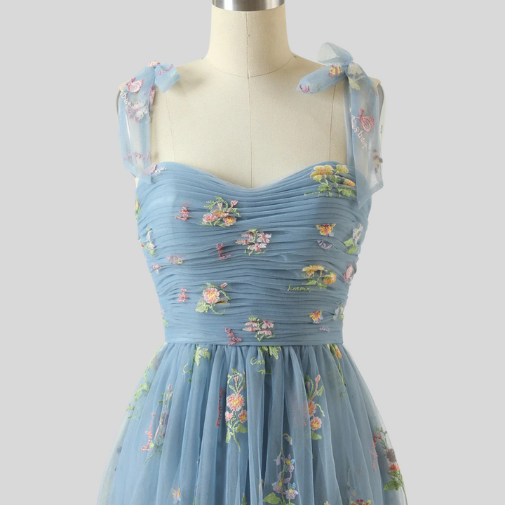 Vestido de Bola de Tul Bordado Elegante – Ropa de Noche de Declaración