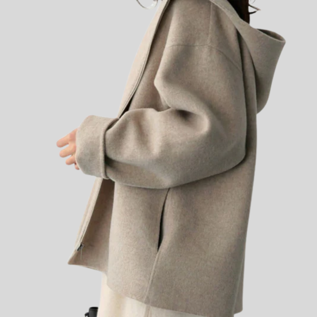Chaqueta con Capucha de Mujeres con Diseño Funcional