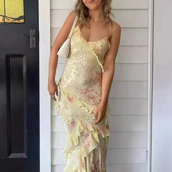 Vestido largo bohemio con volantes y escote en V, vista de cerca