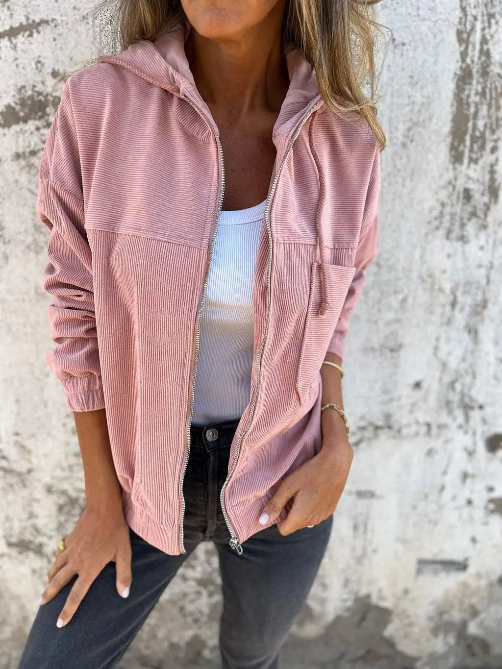 Chaqueta informal de pana con capucha