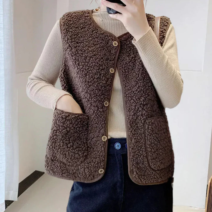 Cárdigan cálido y moderno para mujer con elegancia acogedora