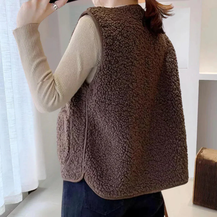 Cárdigan cálido y moderno para mujer con elegancia acogedora