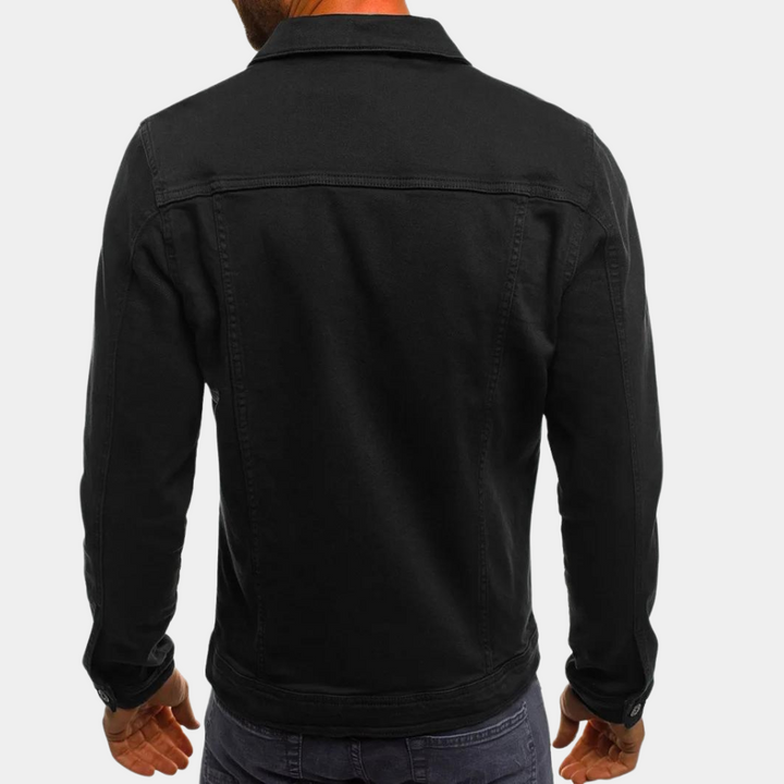 Chaqueta vaquera informal para hombre: el estilo atemporal se une a la comodidad diaria