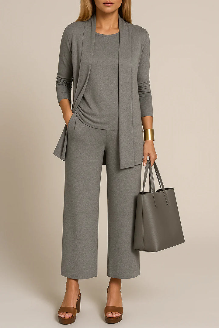 Mackenzie: traje de tres piezas elegante y refinado