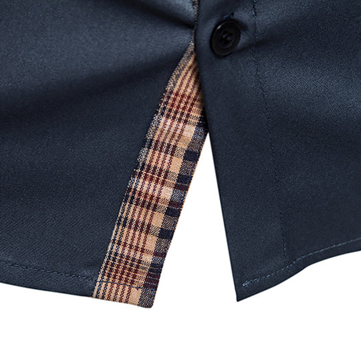 Camisa con detalles de cuadros refinados