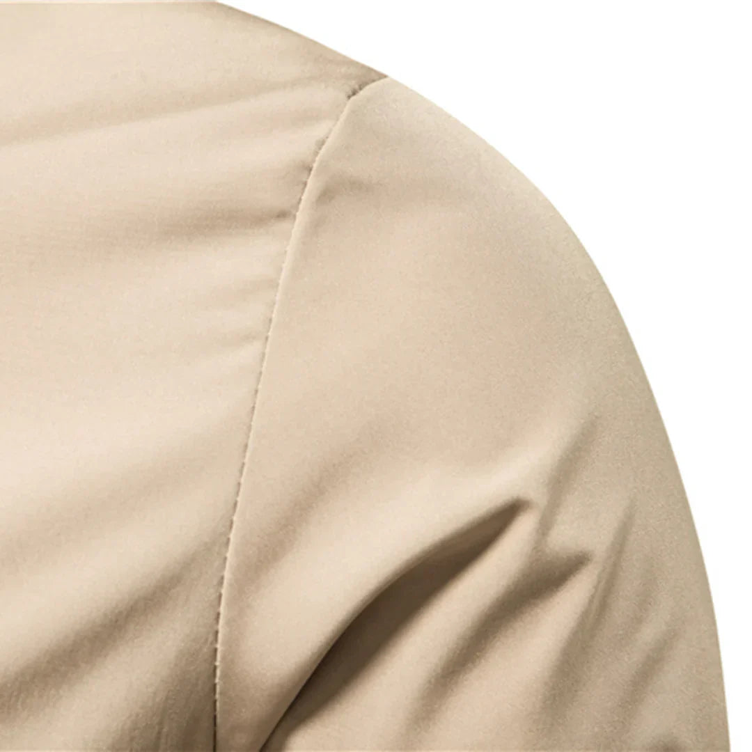 Chaqueta bomber UrbanFlex: estilo elegante y comodidad para el día a día
