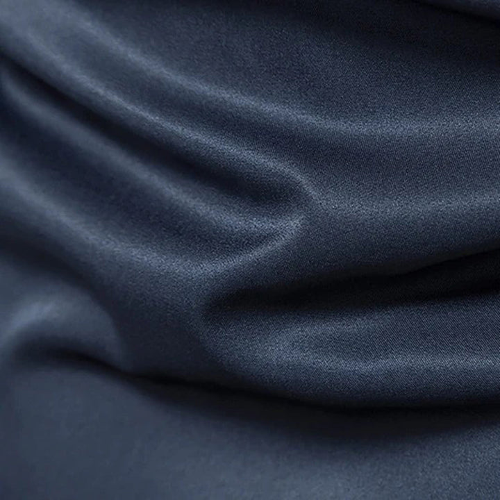 Camisa con detalles de cuadros refinados