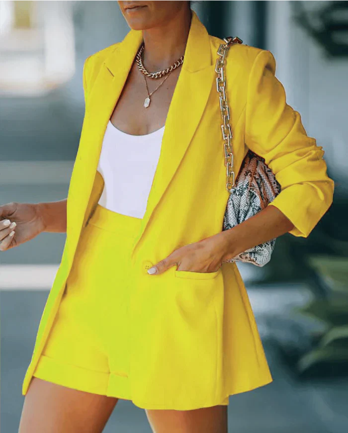 Conjunto de blazer y pantalones cortos chic para mujer