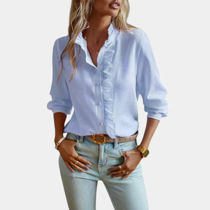 Blusa de mujer a rayas con volantes y elegante cierre de botones