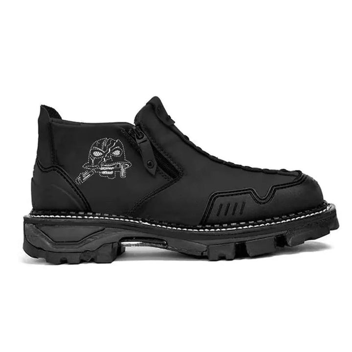 Botines de hombre con detalle de calavera: estilo atrevido y comodidad para el día a día