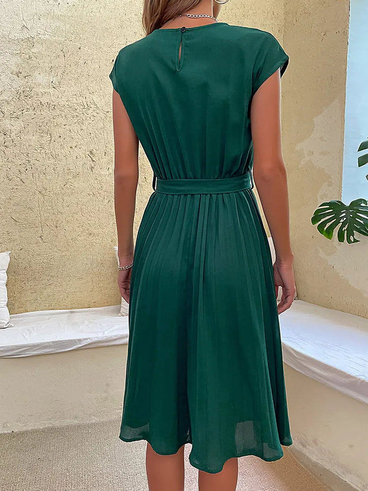 Vestido Mini Plisado de Manga Corta