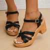 Elegantes sandalias gladiadoras con tacón grueso