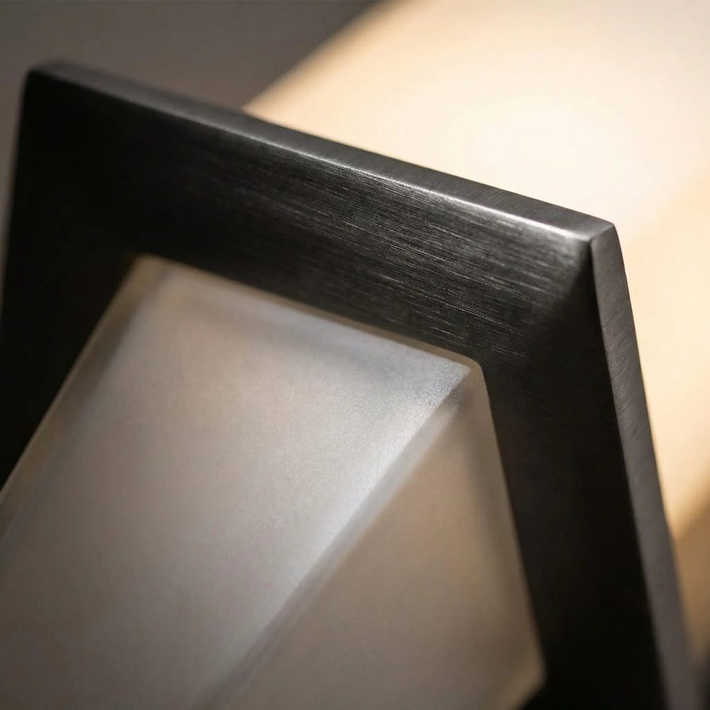 Luminaria LED de pared para exteriores con sensor de movimiento Lumavex