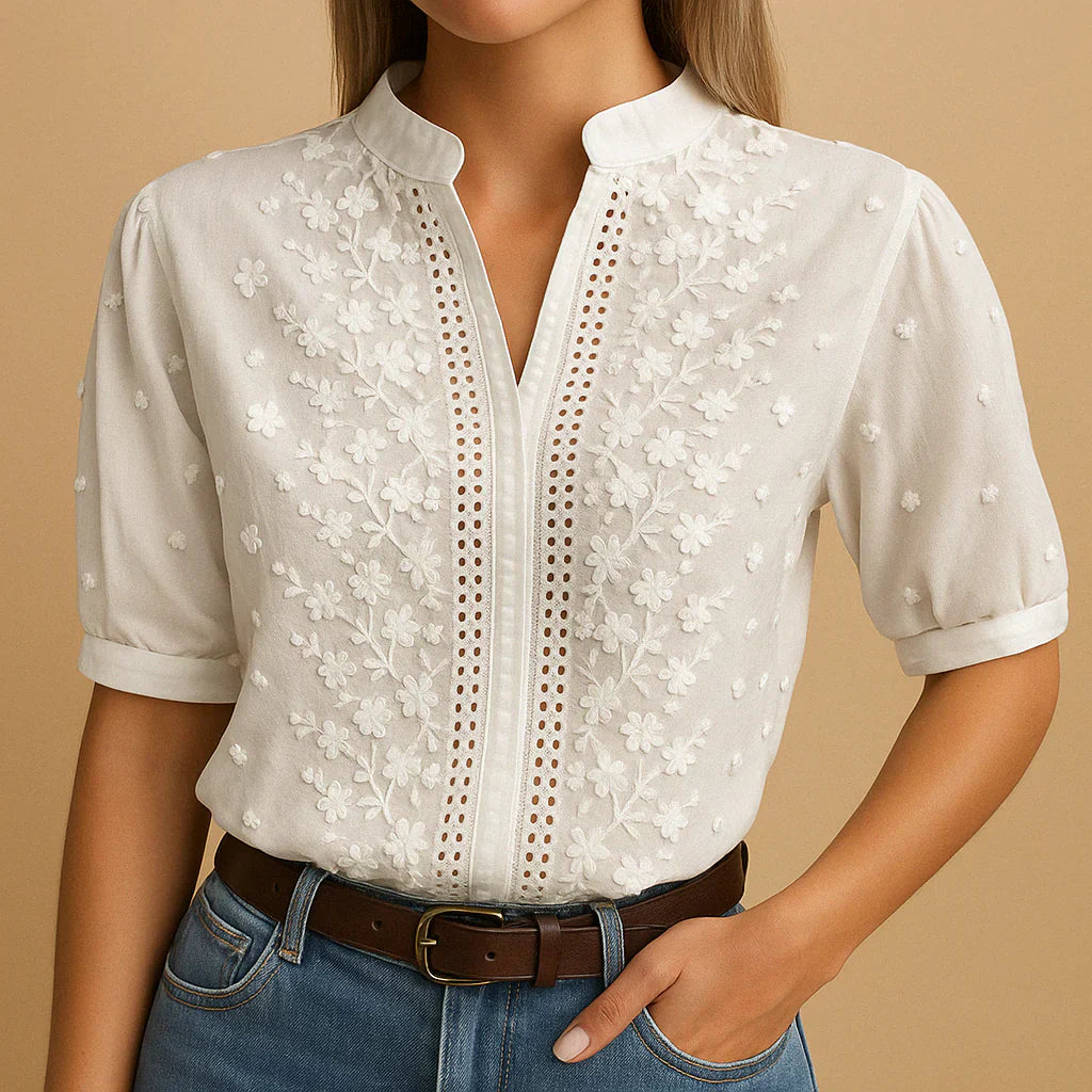 Blusa Blanca Bordada con Cuello Alto para Mujeres