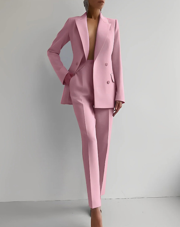 Elegante conjunto de dos piezas con blazer para mujer: la sastrería refinada se une a la sofisticación moderna