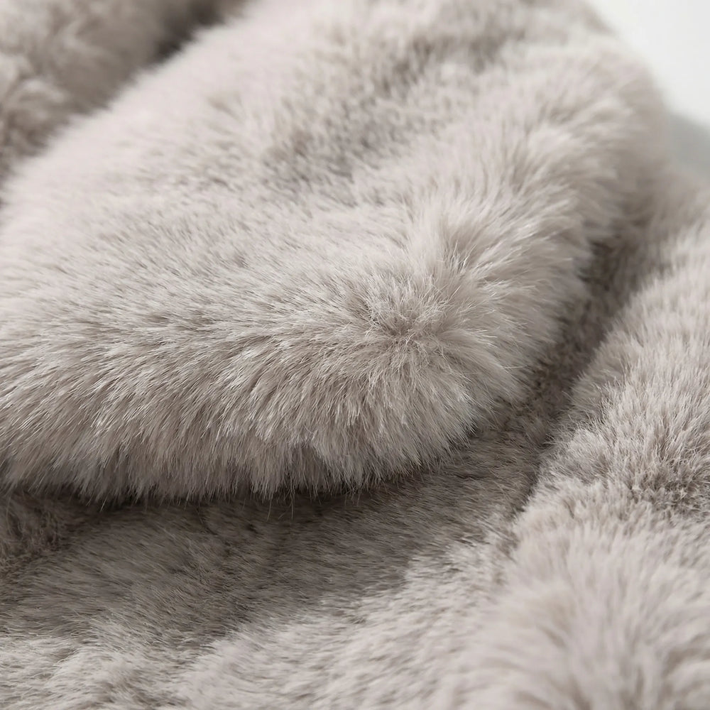 Plushova - Chaqueta de invierno semi-ajustada de piel sintética