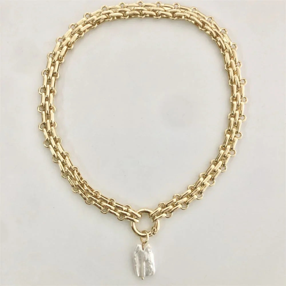 Collar de perlas barrocas de agua dulce con cadena de oro y plata