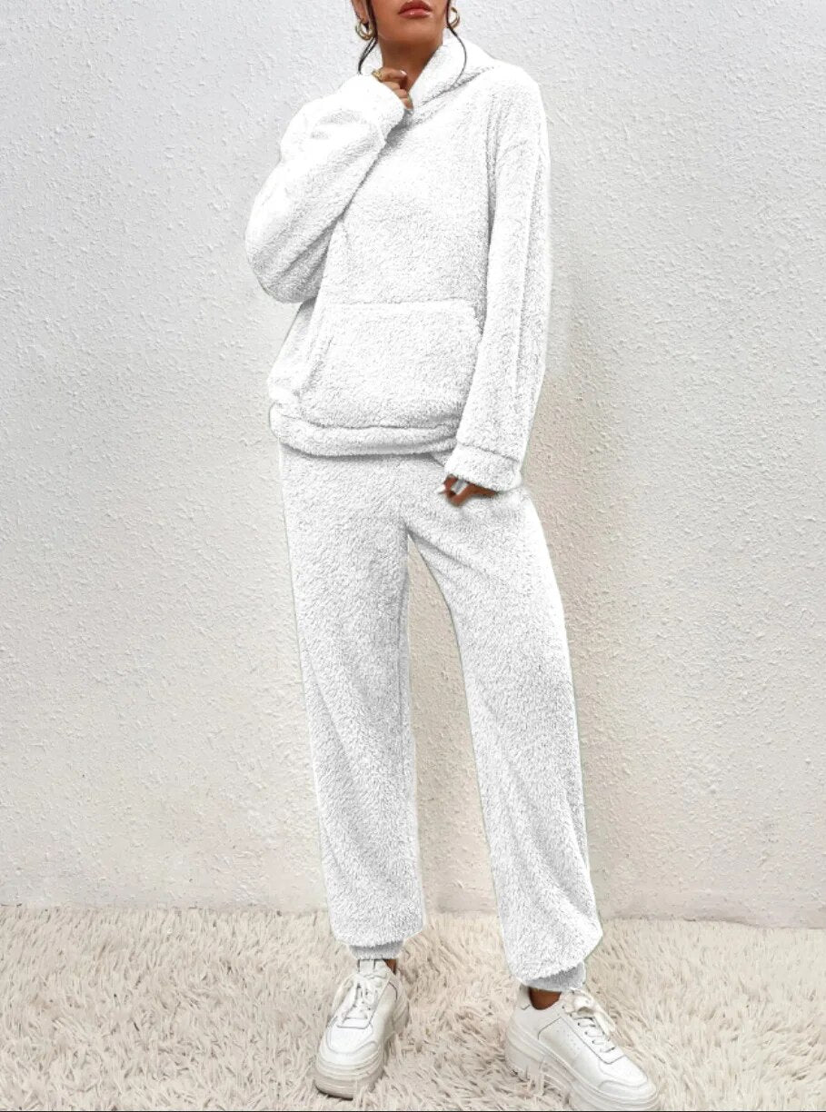 Pijama de felpa con capucha ultracómodo: elegancia acogedora para momentos de relax