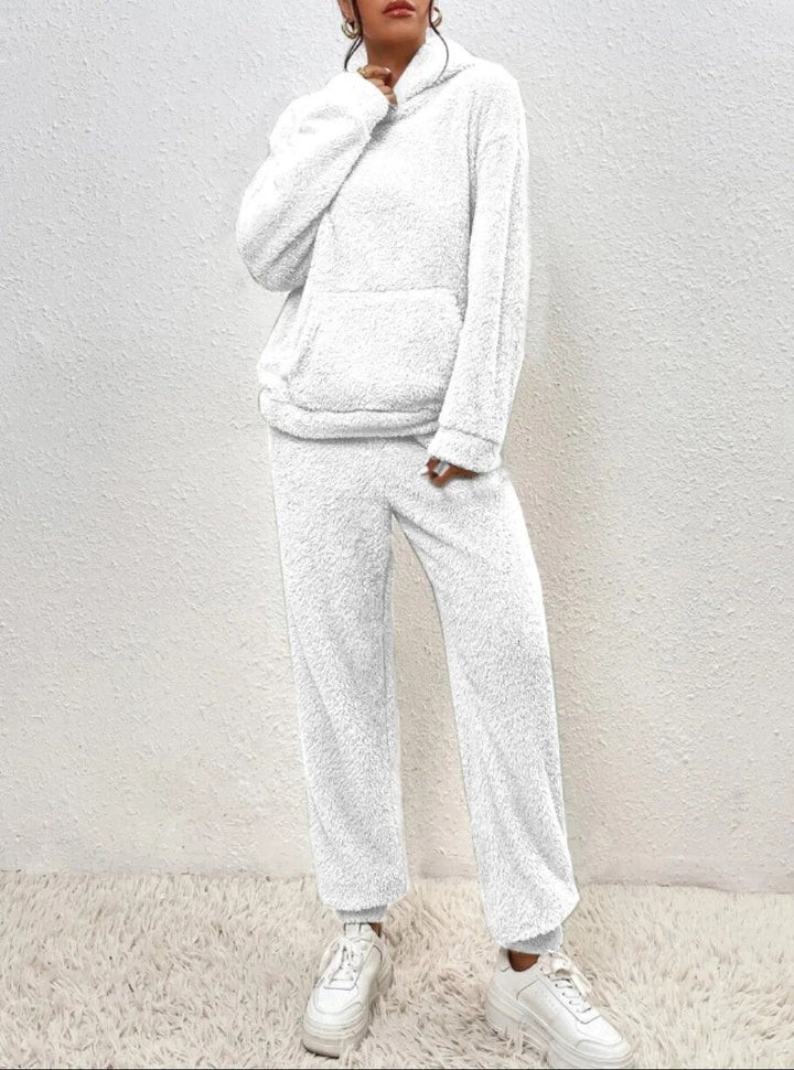 Pijama de felpa con capucha ultracómodo: elegancia acogedora para momentos de relax
