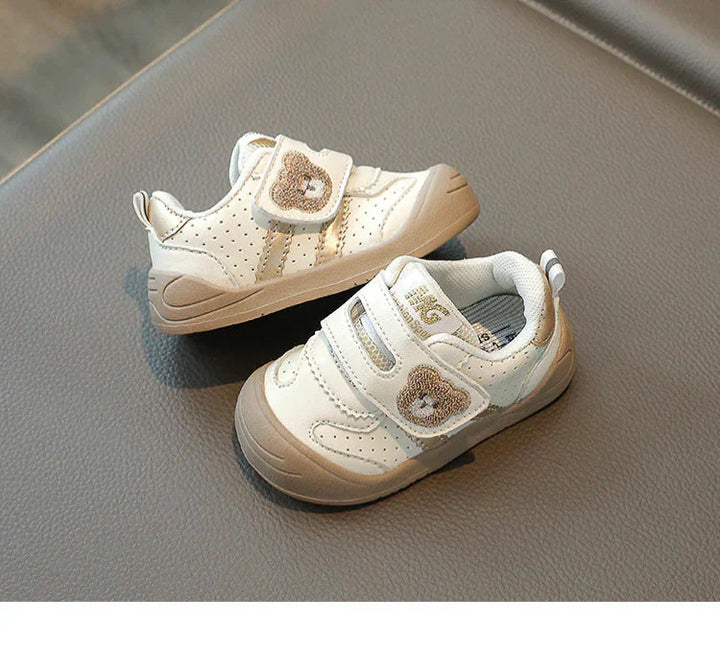 Gleb: zapatos cómodos para bebés