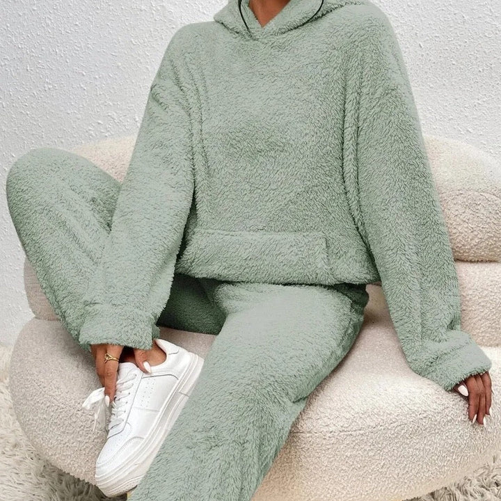 Pijama de felpa con capucha ultracómodo: elegancia acogedora para momentos de relax