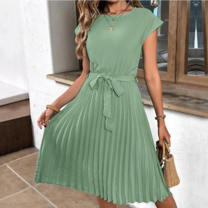 Vestido Mini Plisado de Manga Corta
