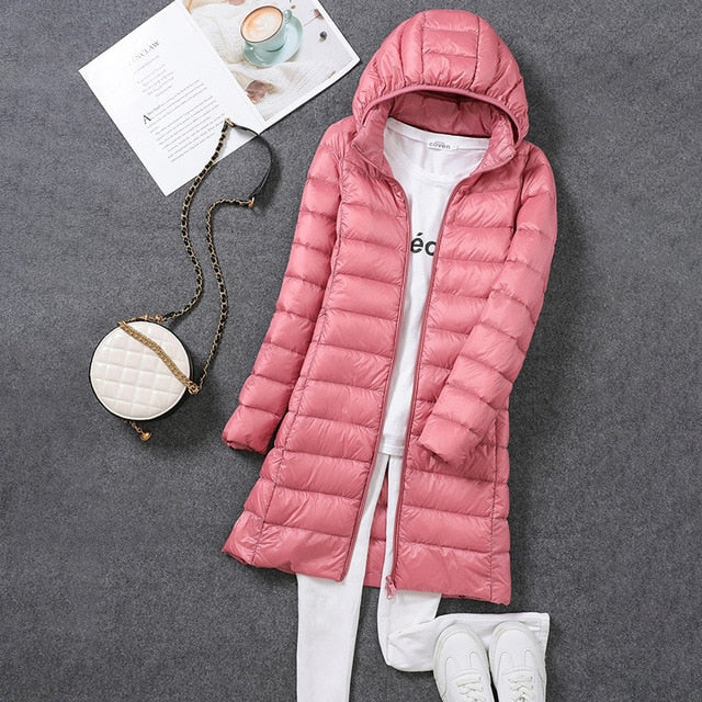 Chaqueta larga de plumón con capucha desmontable para mujer: mantente abrigada y a la moda durante toda la temporada