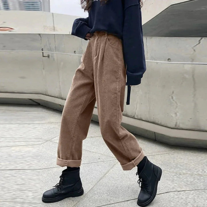 Pantalones de Corduroy para Mujeres – Textura Rica con Toque Casual