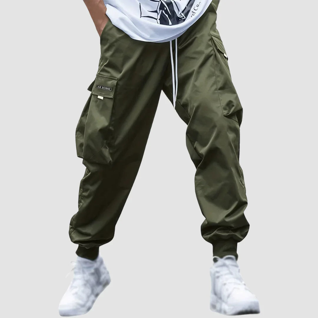 Pantalones cargo elegantes para hombre con un corte cómodo y un diseño funcional