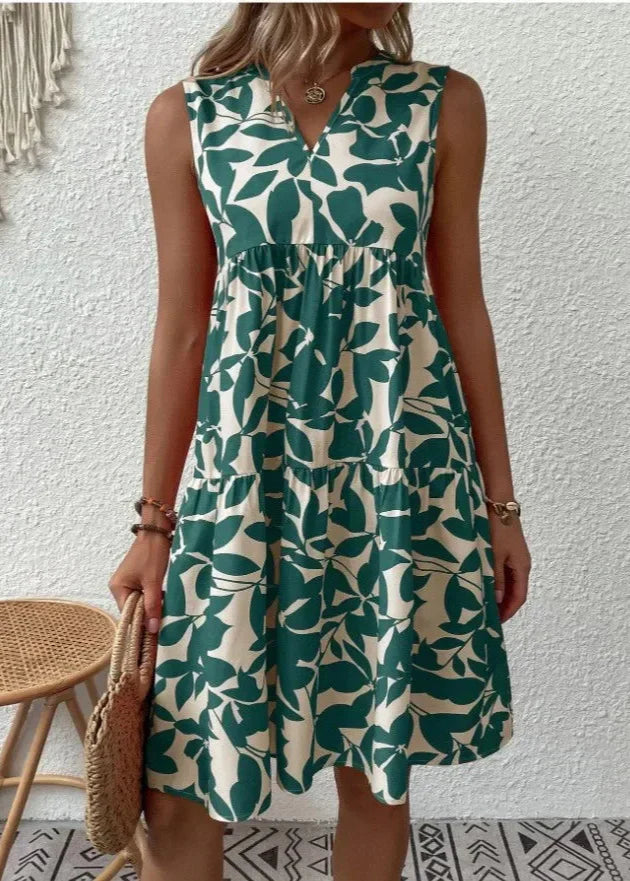 Elegante vestido de verano con cuello en V y silueta femenina