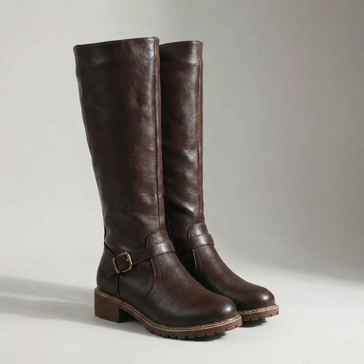 Bota de Montar Alta con Detalle de Buckle