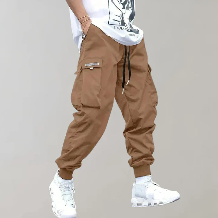 Pantalones cargo elegantes para hombre con un corte cómodo y un diseño funcional