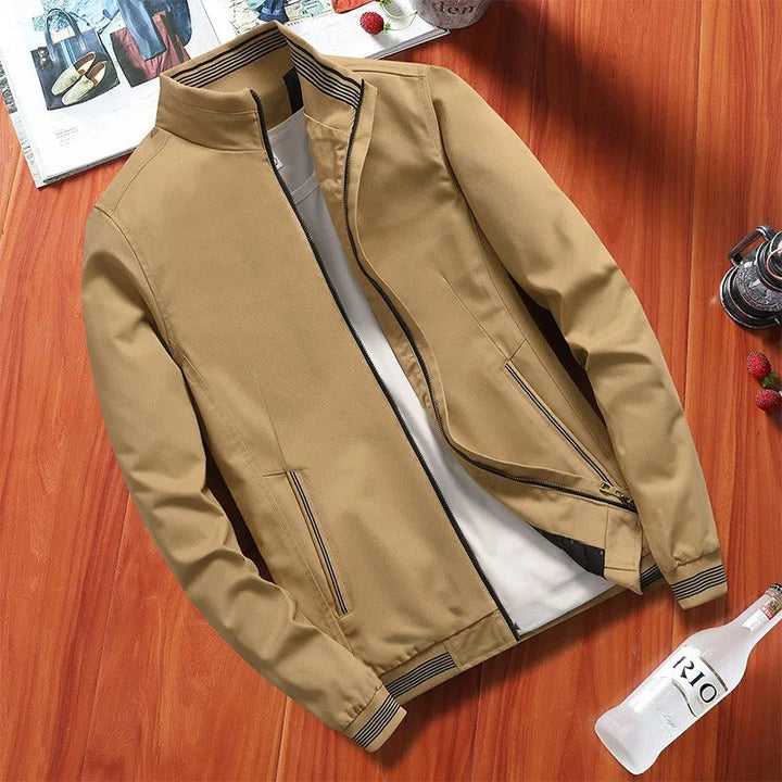 Konstantin: chaqueta elegante y funcional para hombre